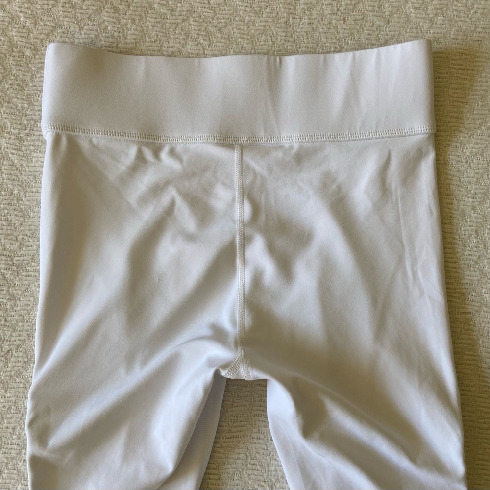 Carbon38 Sayang Tanjung Macrame White Leggings - Picture 6 of 10
